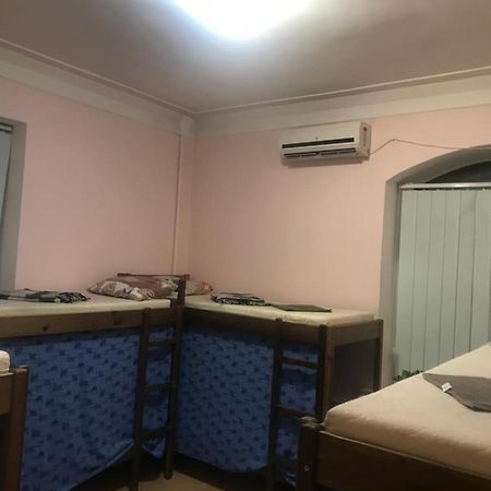 Ararat-Holosiivskyi Hostel Kiev Bagian luar foto