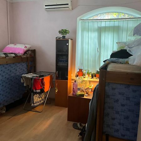 Ararat-Holosiivskyi Hostel Kiev Bagian luar foto