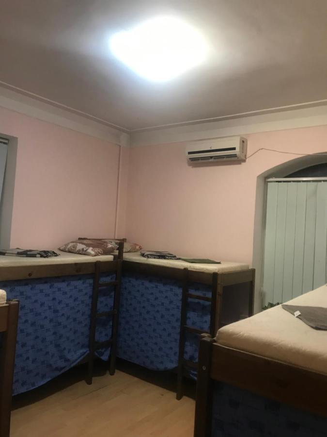 Ararat-Holosiivskyi Hostel Kiev Bagian luar foto