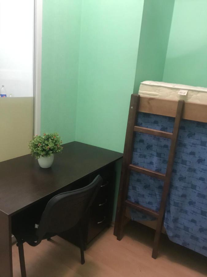 Ararat-Holosiivskyi Hostel Kiev Bagian luar foto